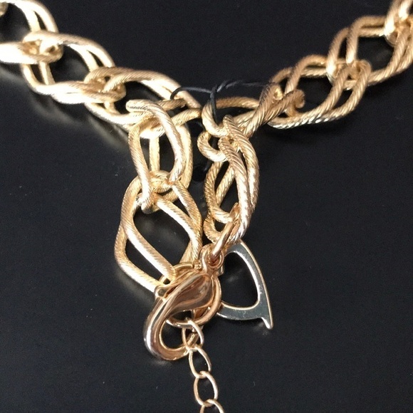 ✅3X Host Pick✅ White Torsade Tower Necklace - Picture 6 of 6